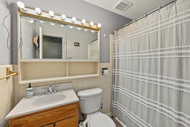 3216 Canterbury Dr, Salina, KS 67401