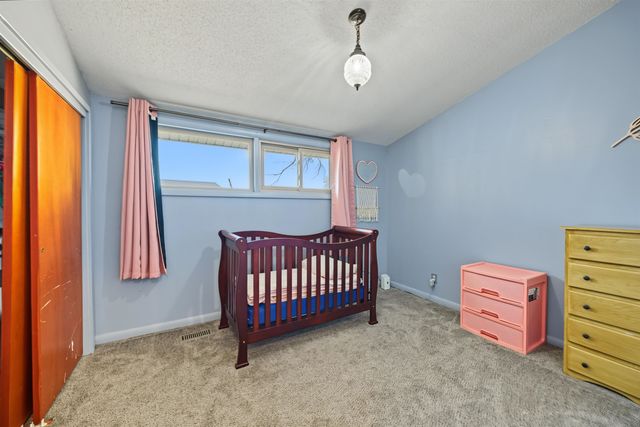 3216 Canterbury Dr, Salina, KS 67401