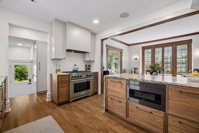 2432 W 24th Street, Minneapolis, MN 55405