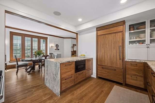 2432 W 24th Street, Minneapolis, MN 55405