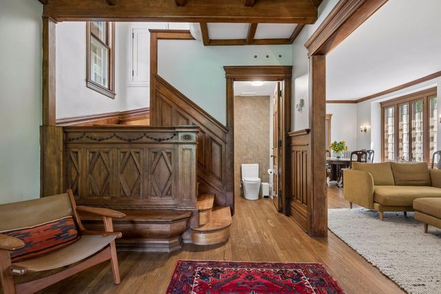 2432 W 24th Street, Minneapolis, MN 55405