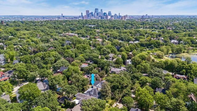 2432 W 24th Street, Minneapolis, MN 55405