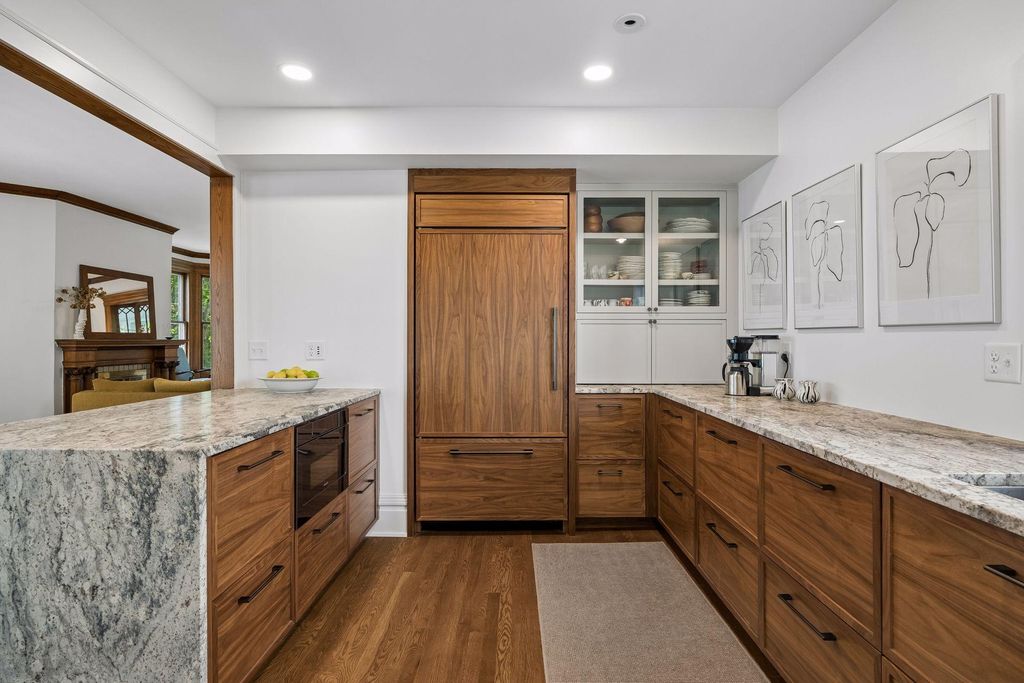 2432 W 24th Street, Minneapolis, MN 55405 — exterior