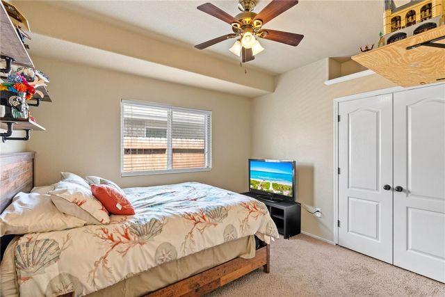 321 Pacific Dr, Portland, TX 78374