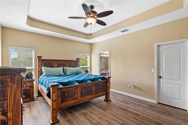 321 Pacific Dr, Portland, TX 78374