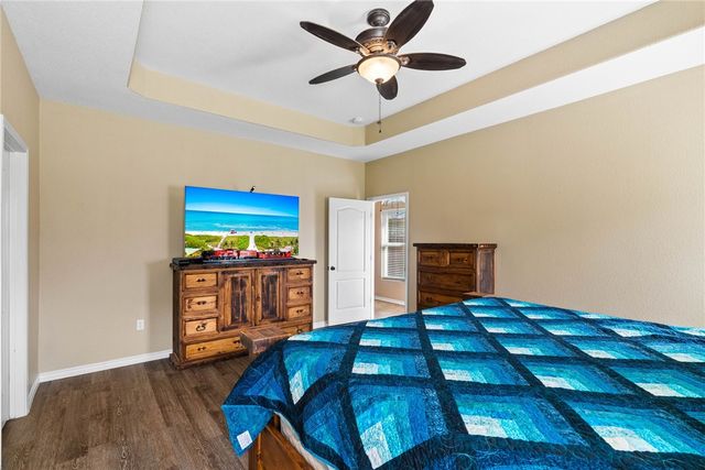 321 Pacific Dr, Portland, TX 78374