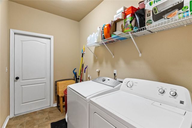 321 Pacific Dr, Portland, TX 78374