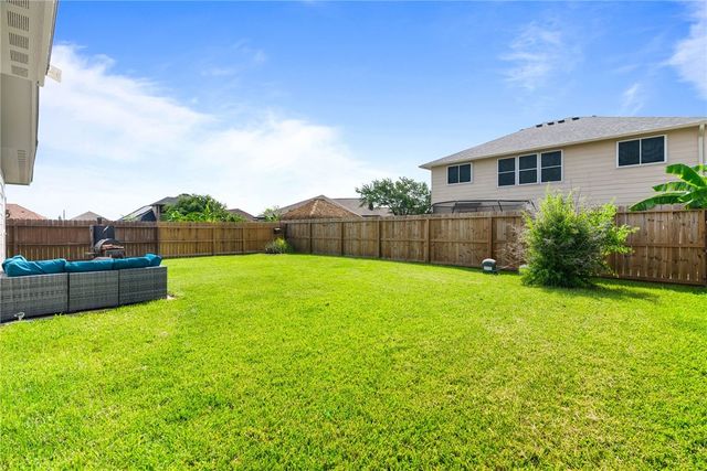 321 Pacific Dr, Portland, TX 78374