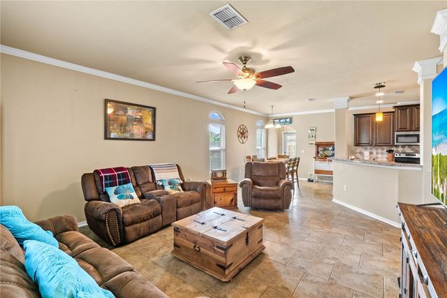 321 Pacific Dr, Portland, TX 78374