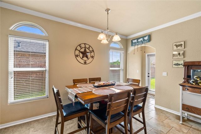 321 Pacific Dr, Portland, TX 78374