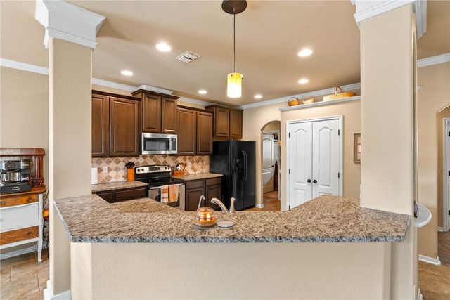 321 Pacific Dr, Portland, TX 78374