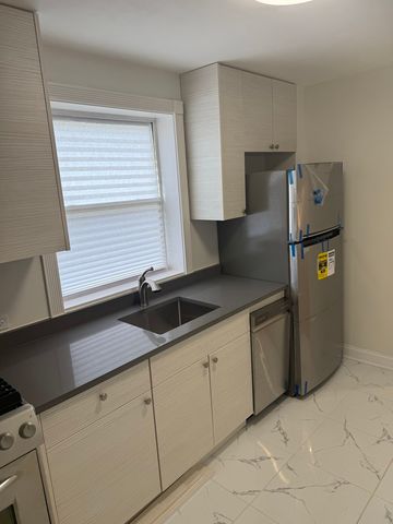 1747 W 95th Place 1, Chicago, IL 60643