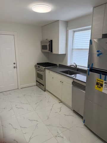 1747 W 95th Place 1, Chicago, IL 60643