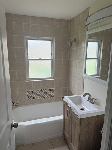 1747 W 95th Place 1, Chicago, IL 60643