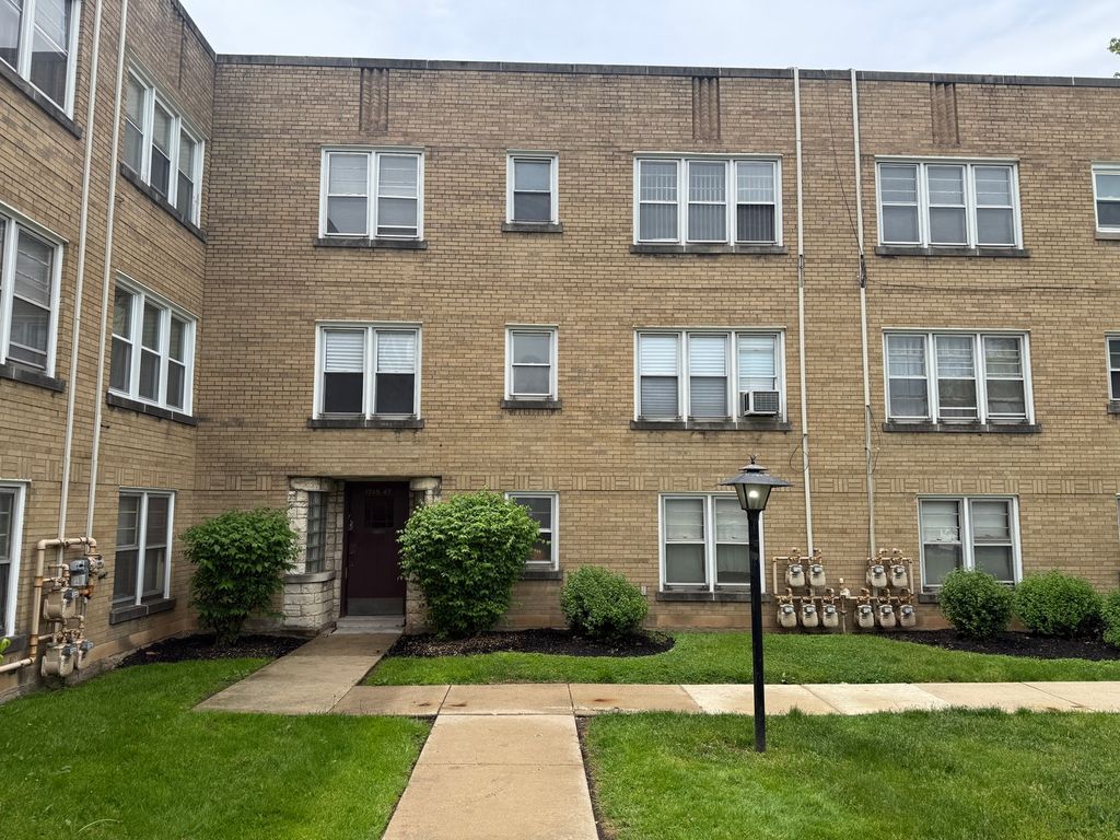 1747 W 95th Place 1, Chicago, IL 60643
