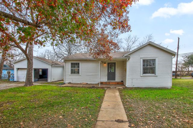 921 W 5th ST, Taylor, TX 76574