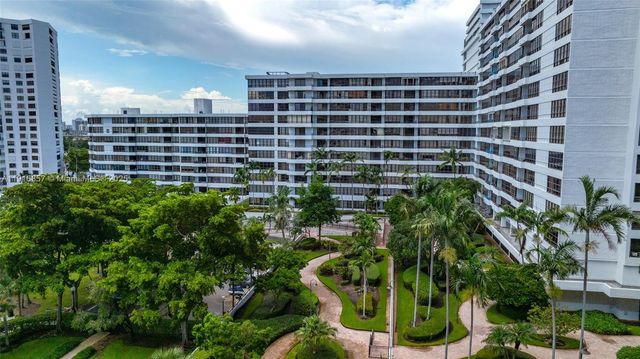 2500 Parkview Dr 517, Hallandale Beach, FL 33009