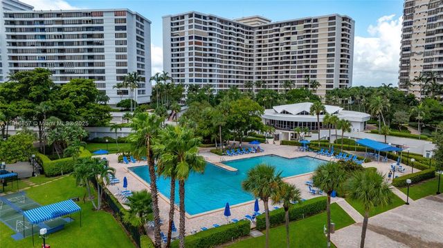 2500 Parkview Dr 517, Hallandale Beach, FL 33009