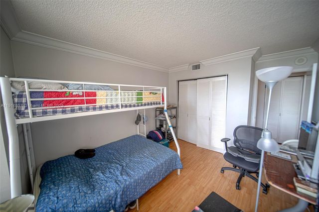 2500 Parkview Dr 517, Hallandale Beach, FL 33009