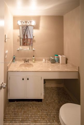 2500 Parkview Dr 517, Hallandale Beach, FL 33009