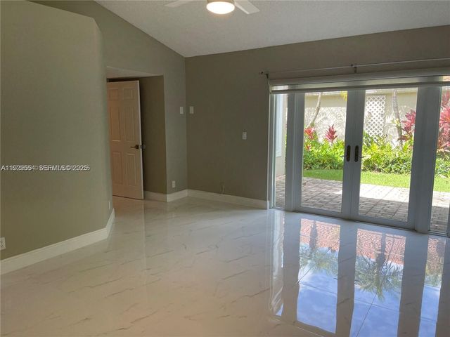 10101 NW 5th St 10101, Plantation, FL 33324