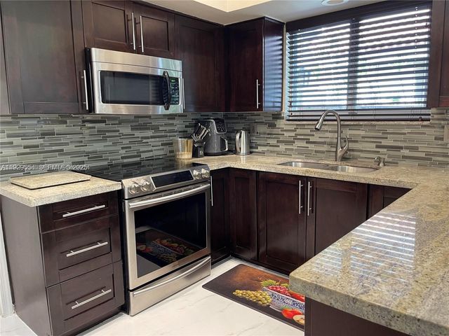 10101 NW 5th St 10101, Plantation, FL 33324