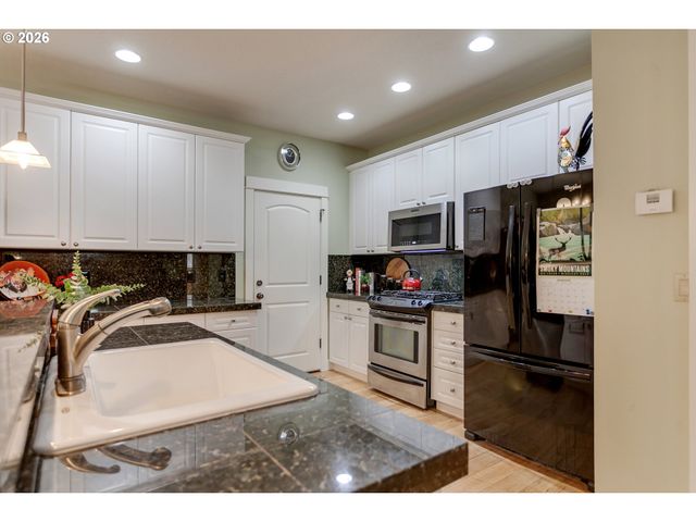 9130 N SENECA St, Portland, OR 97203
