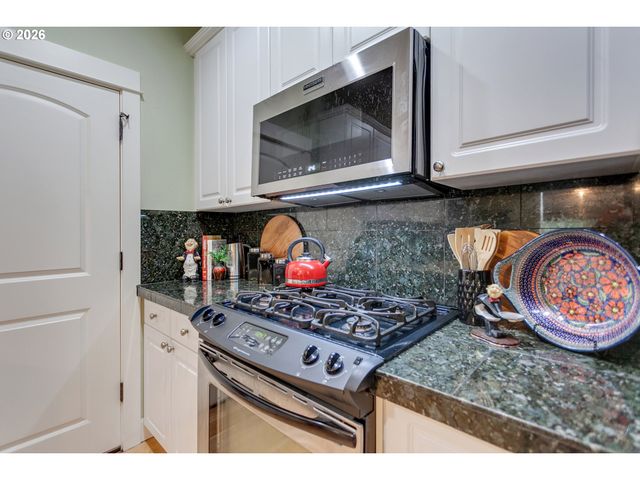 9130 N SENECA St, Portland, OR 97203
