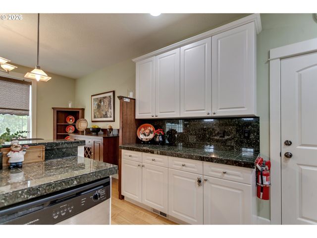 9130 N SENECA St, Portland, OR 97203