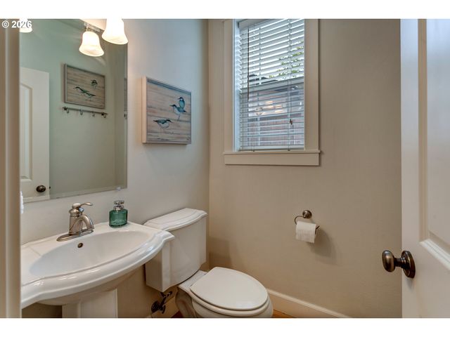 9130 N SENECA St, Portland, OR 97203