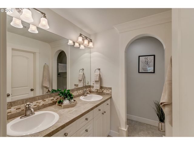 9130 N SENECA St, Portland, OR 97203