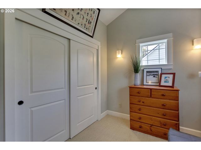 9130 N SENECA St, Portland, OR 97203