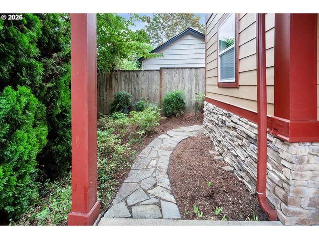 9130 N SENECA St, Portland, OR 97203
