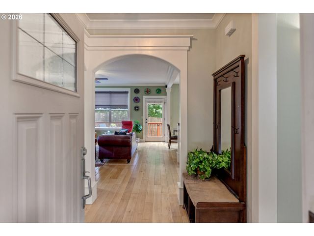 9130 N SENECA St, Portland, OR 97203