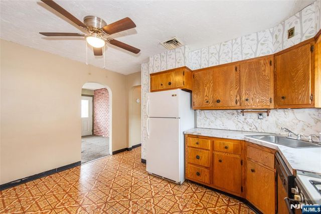 15 Passaic Avenue, Woodland Park, NJ 07424