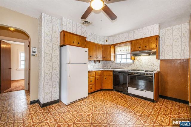 15 Passaic Avenue, Woodland Park, NJ 07424