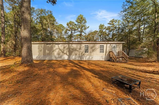 1093 Lawrence Church Road, Pembroke, GA 31321