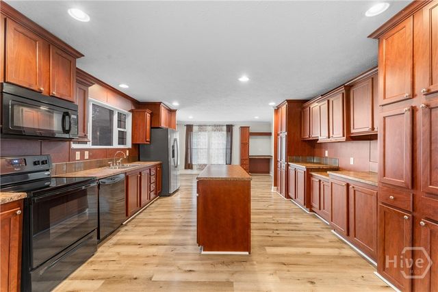 1093 Lawrence Church Road, Pembroke, GA 31321