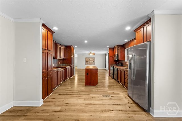 1093 Lawrence Church Road, Pembroke, GA 31321