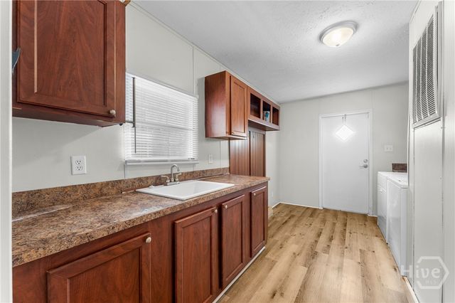 1093 Lawrence Church Road, Pembroke, GA 31321