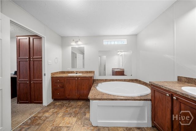 1093 Lawrence Church Road, Pembroke, GA 31321