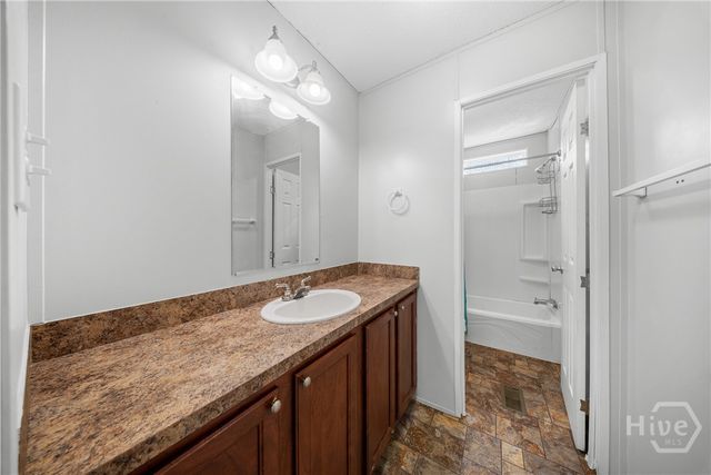 1093 Lawrence Church Road, Pembroke, GA 31321