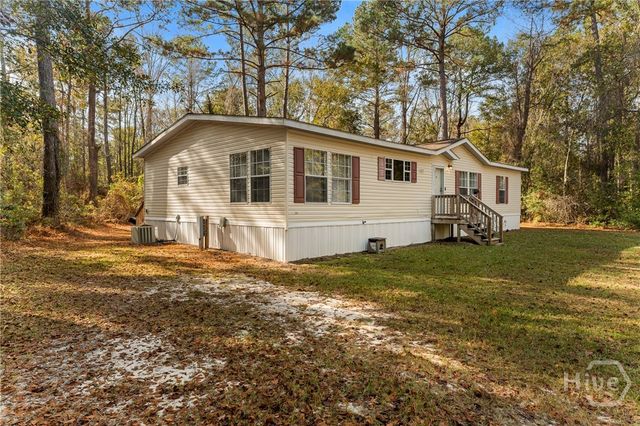 1093 Lawrence Church Road, Pembroke, GA 31321