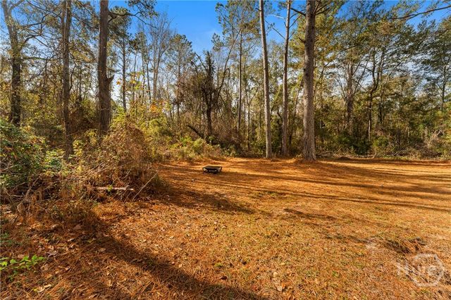 1093 Lawrence Church Road, Pembroke, GA 31321