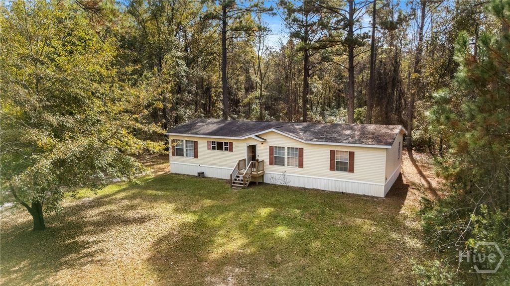 1093 Lawrence Church Road, Pembroke, GA 31321