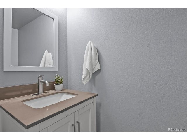 4234 W 61st Pl, Arvada, CO 80003