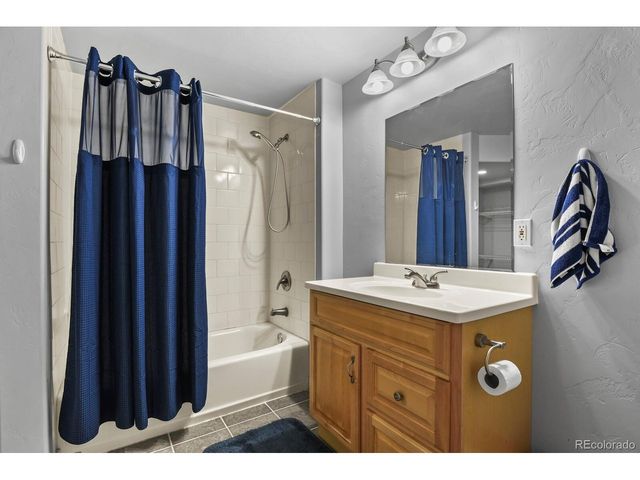 4234 W 61st Pl, Arvada, CO 80003