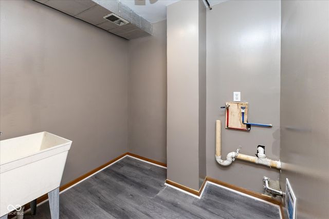 8203 Laura Lynne Lane, Indianapolis, IN 46217