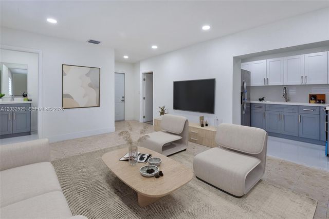 424 W 13th Street, Hialeah, FL 33010