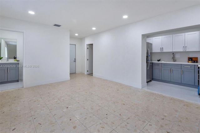 424 W 13th Street, Hialeah, FL 33010